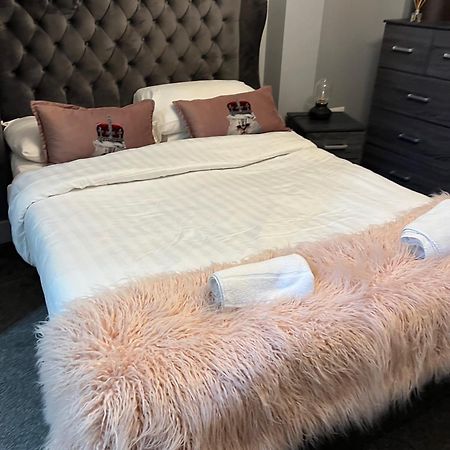 2 Bedroom Free Parking By Concert Square Sleeps 8 Liverpool Exterior photo